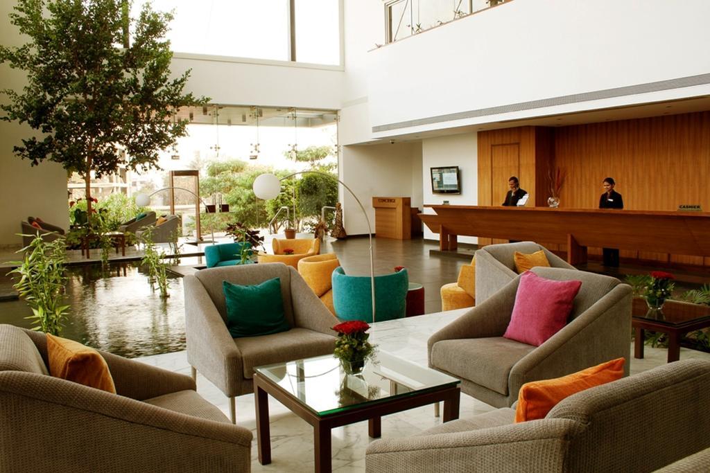 Hotel Parc Estique Pune Exteriör bild